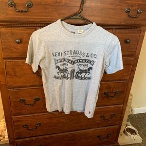 Levi’s T-shirt